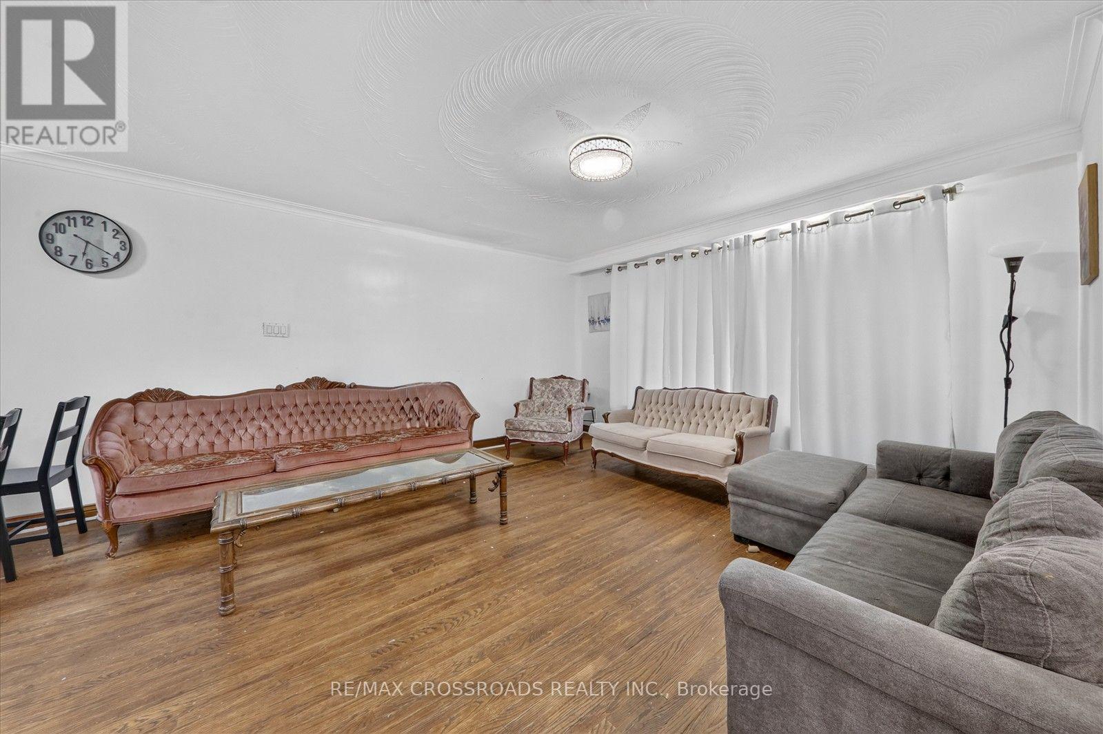 75 Fordover Drive Property Photo 6