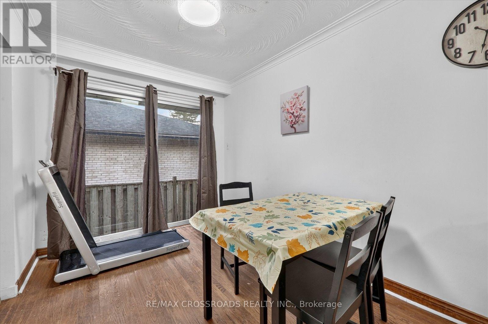 75 Fordover Drive Property Photo 8