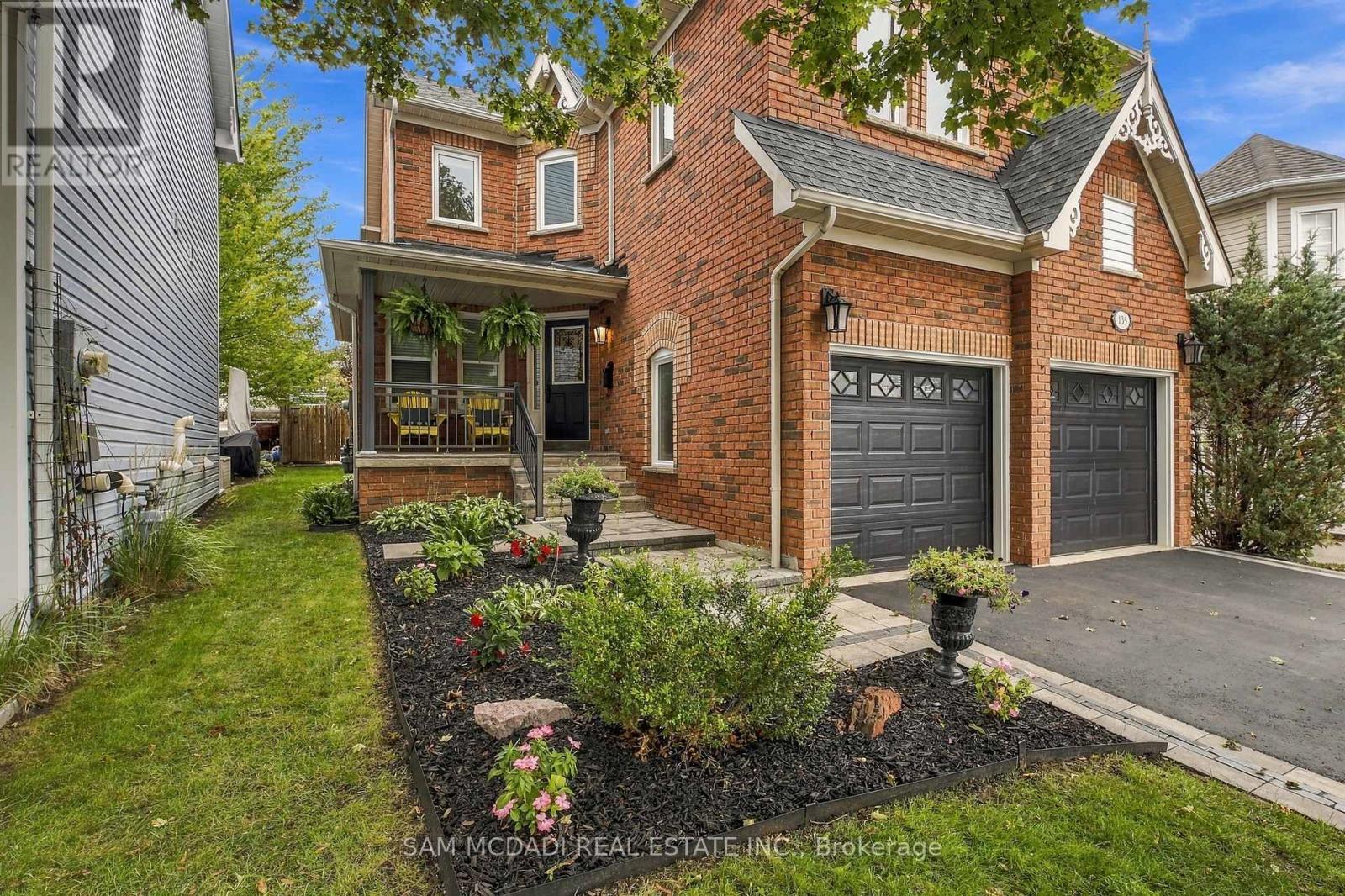 135 Watford Street Property Photo 2