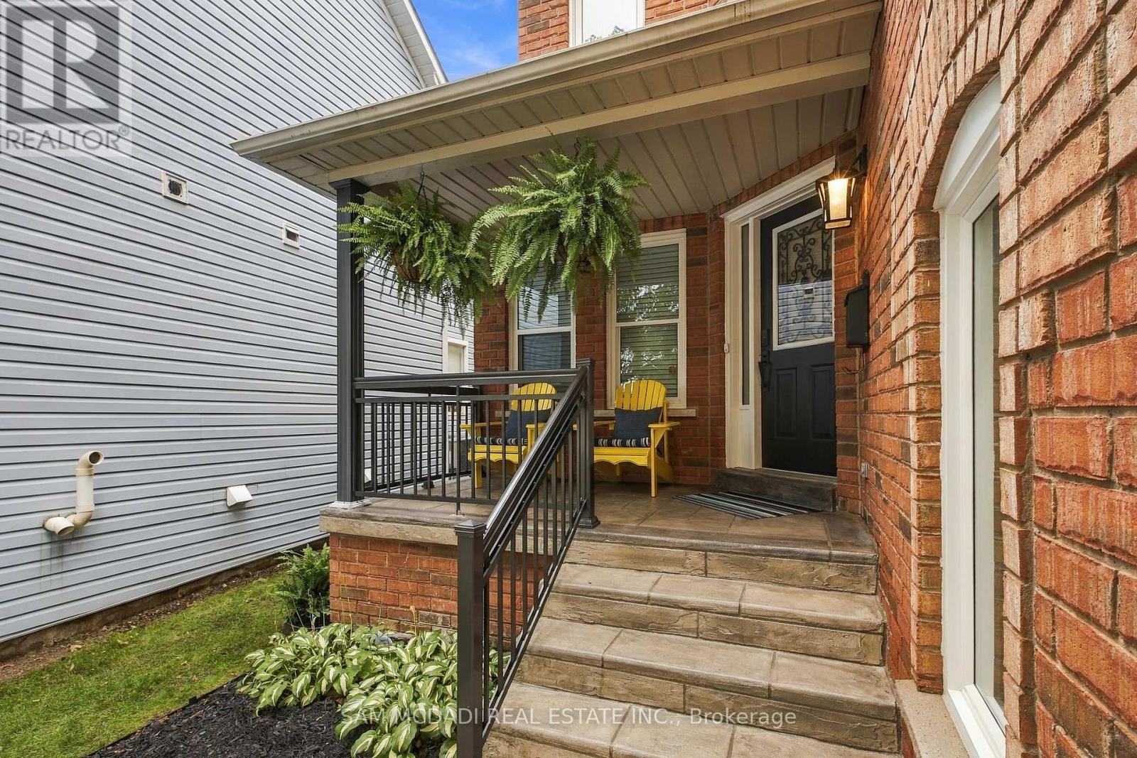 135 Watford Street Property Photo 3
