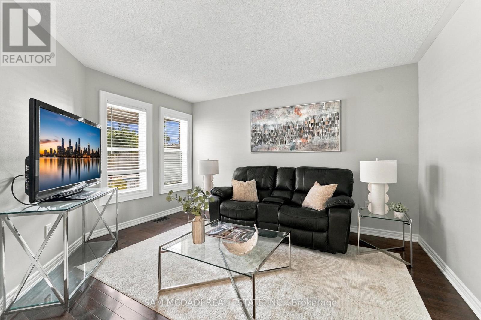 135 Watford Street Property Photo 17
