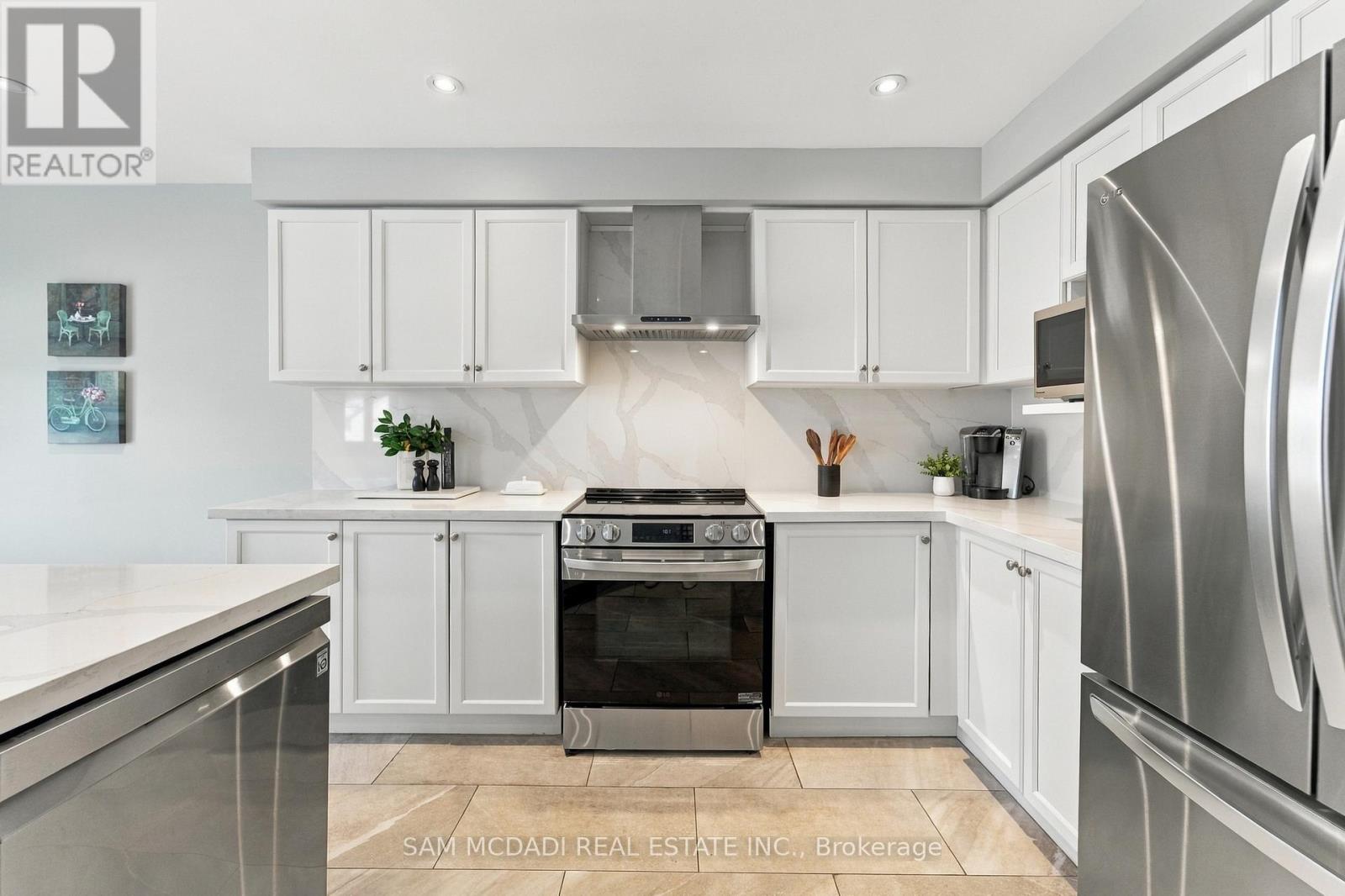 135 Watford Street Property Photo 23