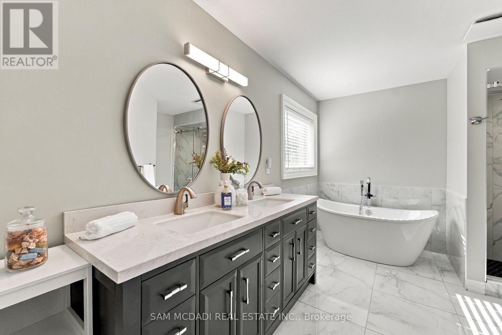 135 Watford Street Property Photo 35