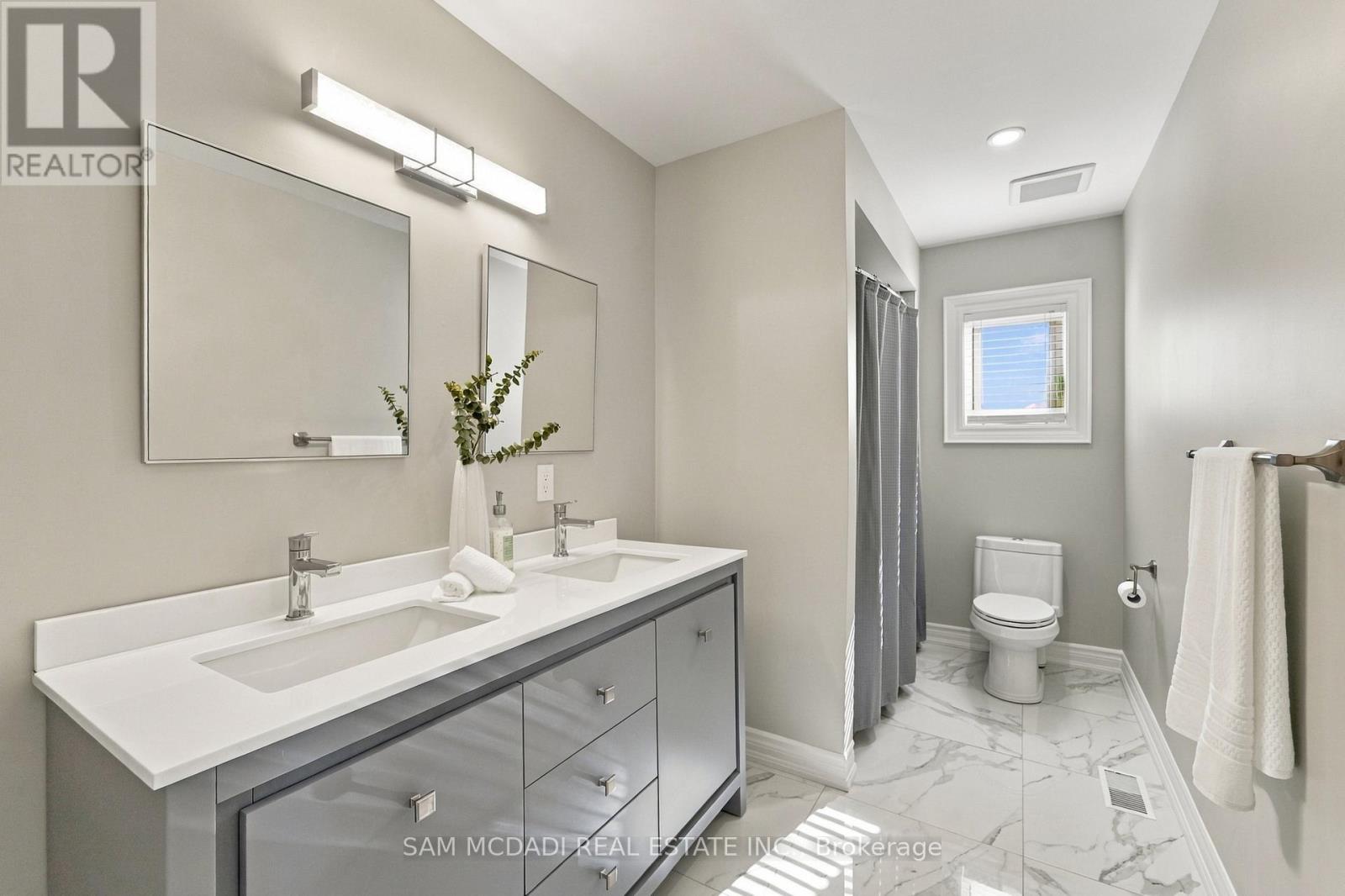 135 Watford Street Property Photo 41