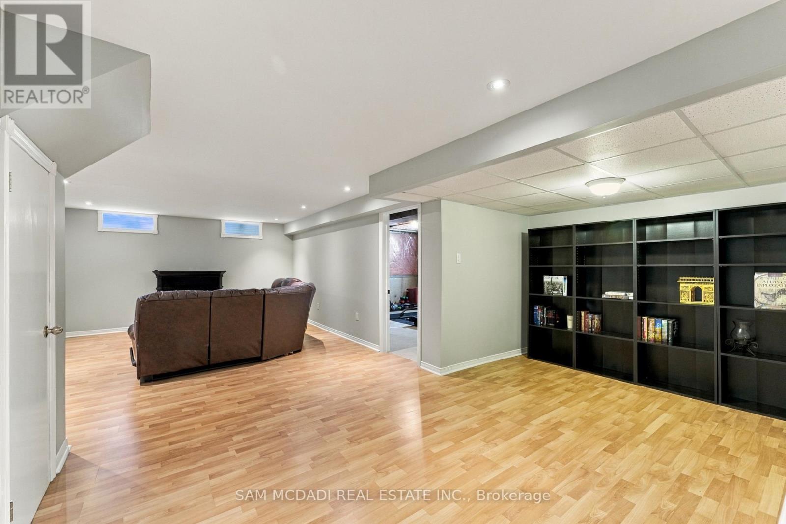 135 Watford Street Property Photo 43