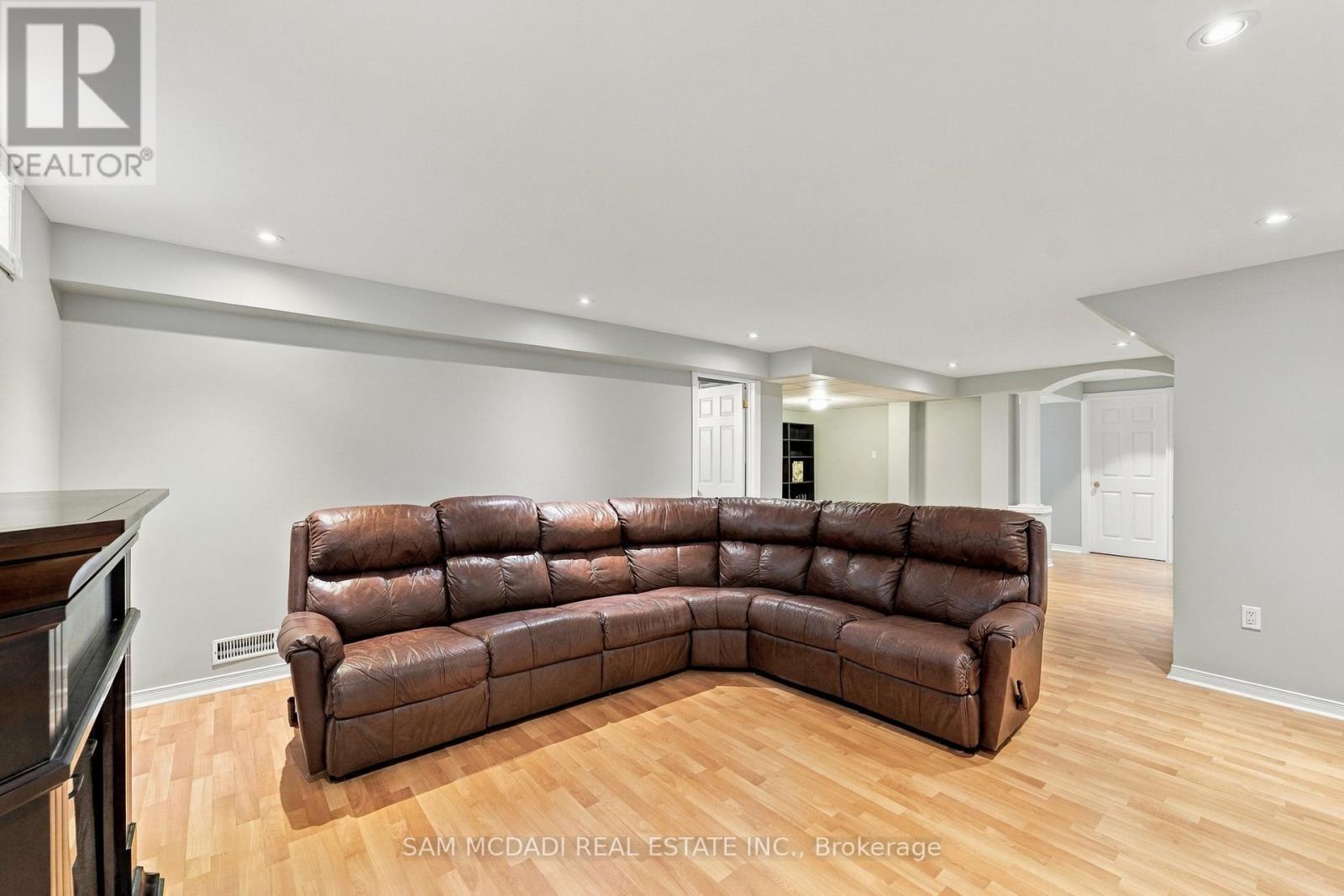 135 Watford Street Property Photo 45
