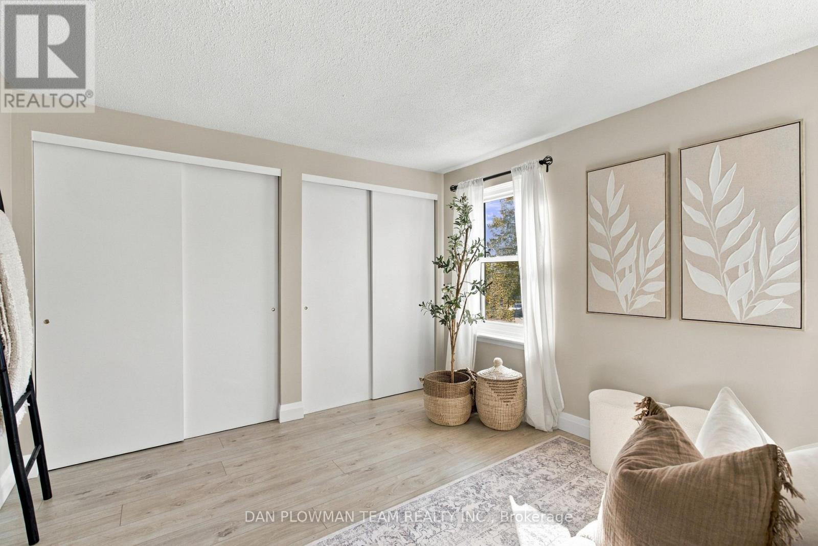 1385 Fenelon Crescent Property Photo 14