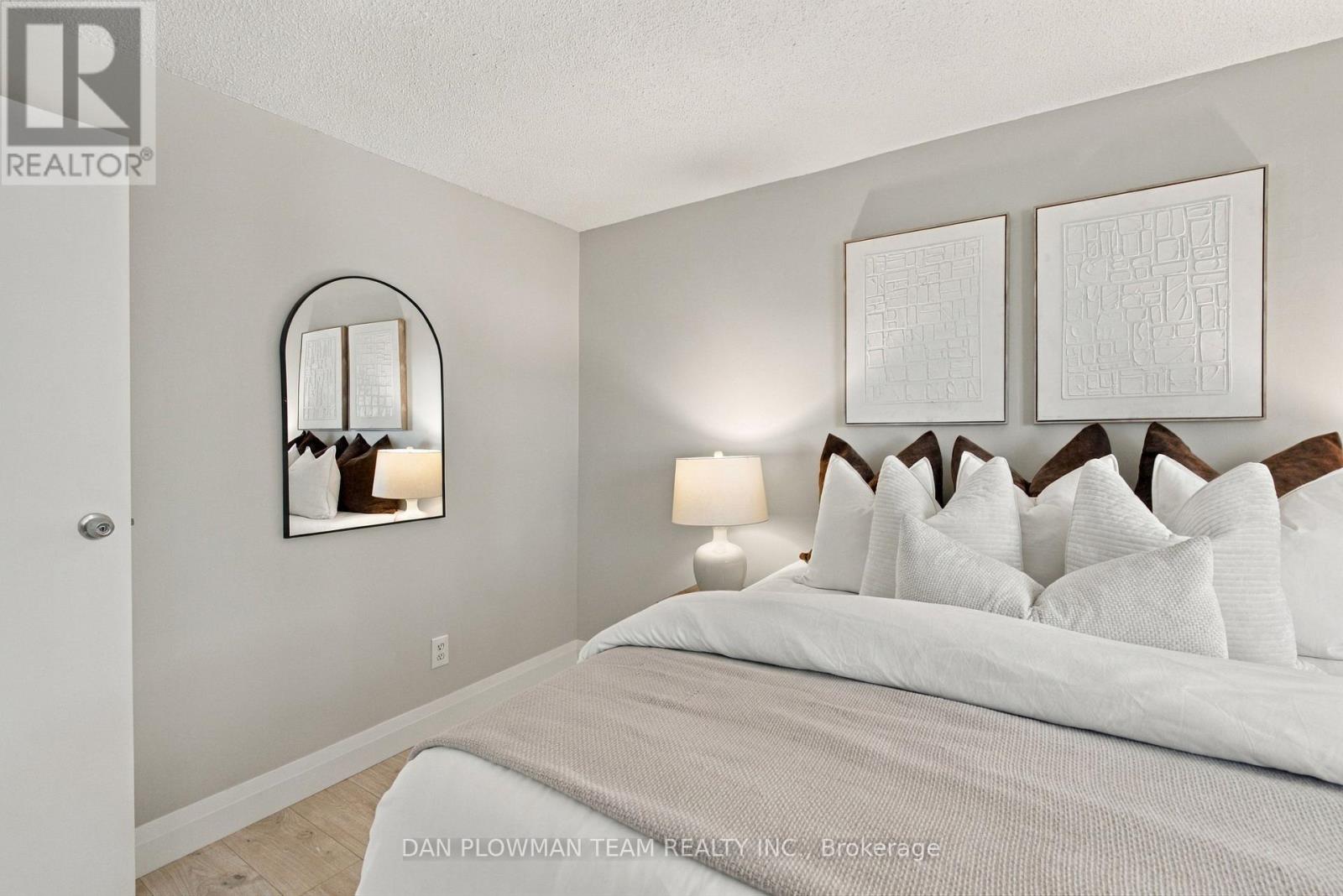 1385 Fenelon Crescent Property Photo 16