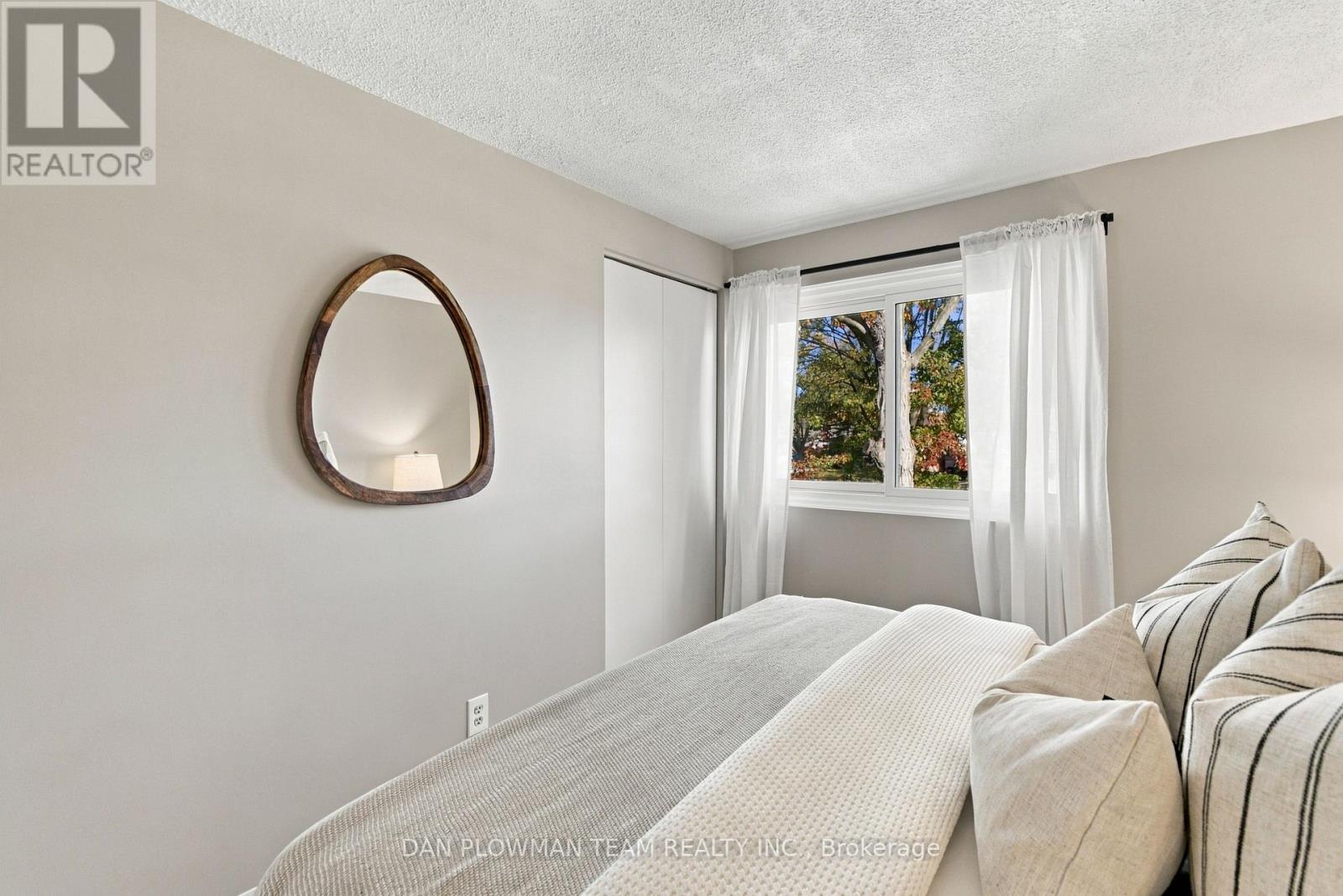 1385 Fenelon Crescent Property Photo 20