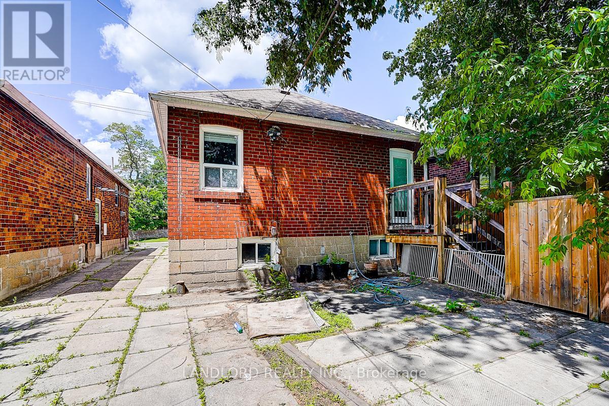Lower - 79 O'connor Drive Property Photo 5