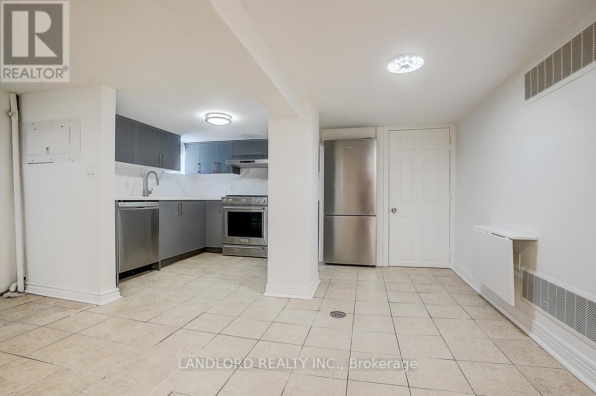 Lower - 79 O'connor Drive Property Photo 17