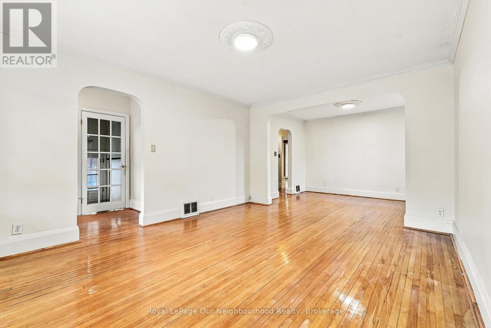 868 Grierson Street Property Photo 4