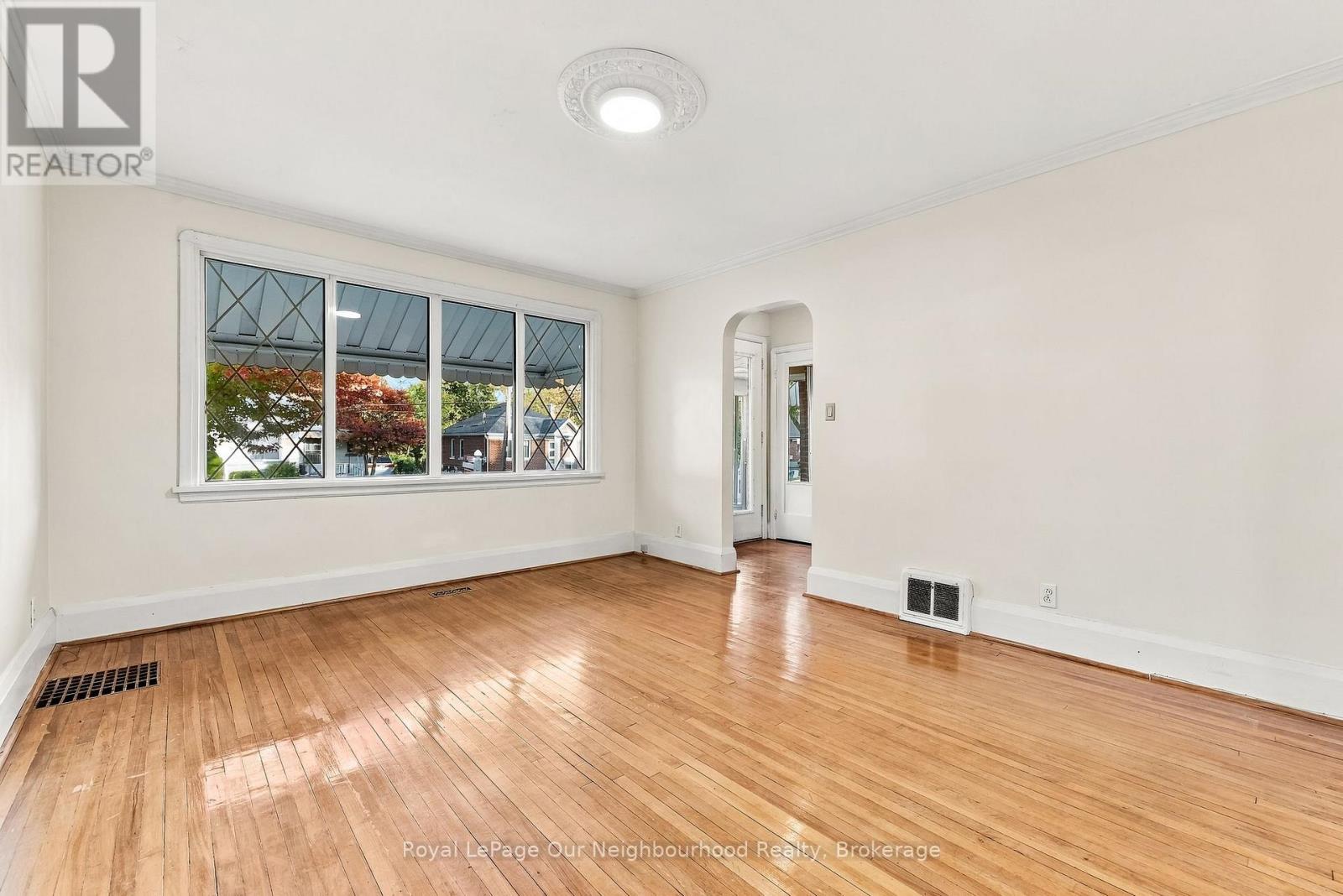 868 Grierson Street Property Photo 7