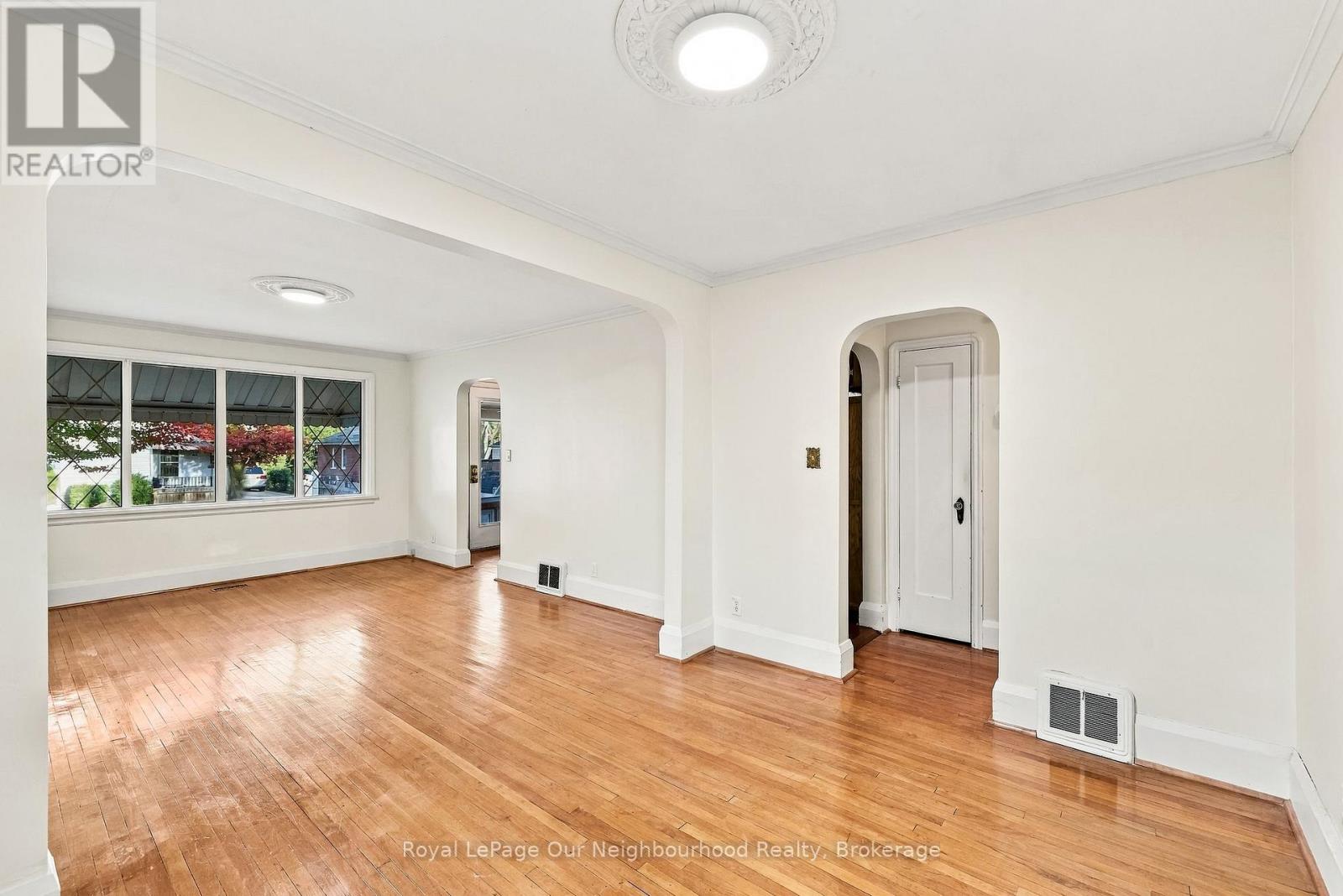 868 Grierson Street Property Photo 10
