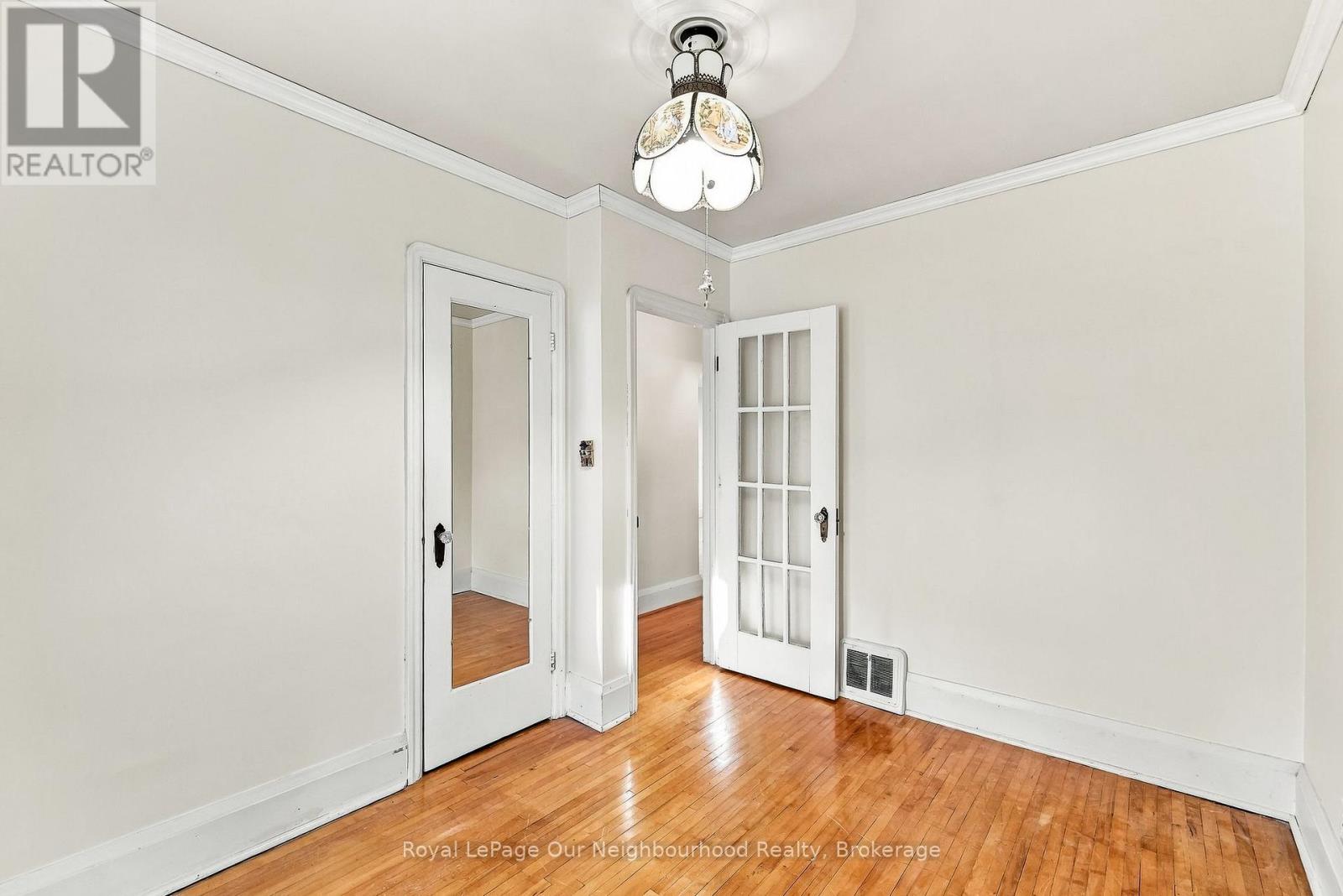 868 Grierson Street Property Photo 15