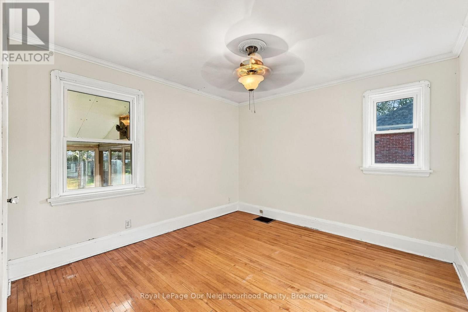 868 Grierson Street Property Photo 17