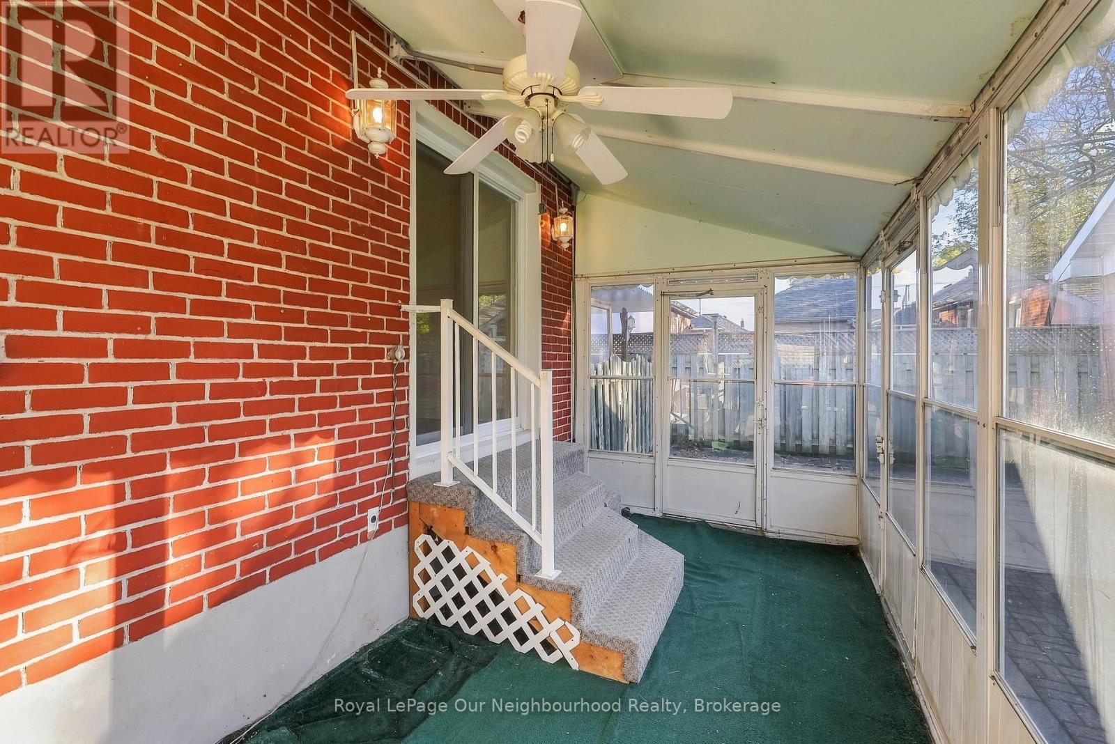 868 Grierson Street Property Photo 32