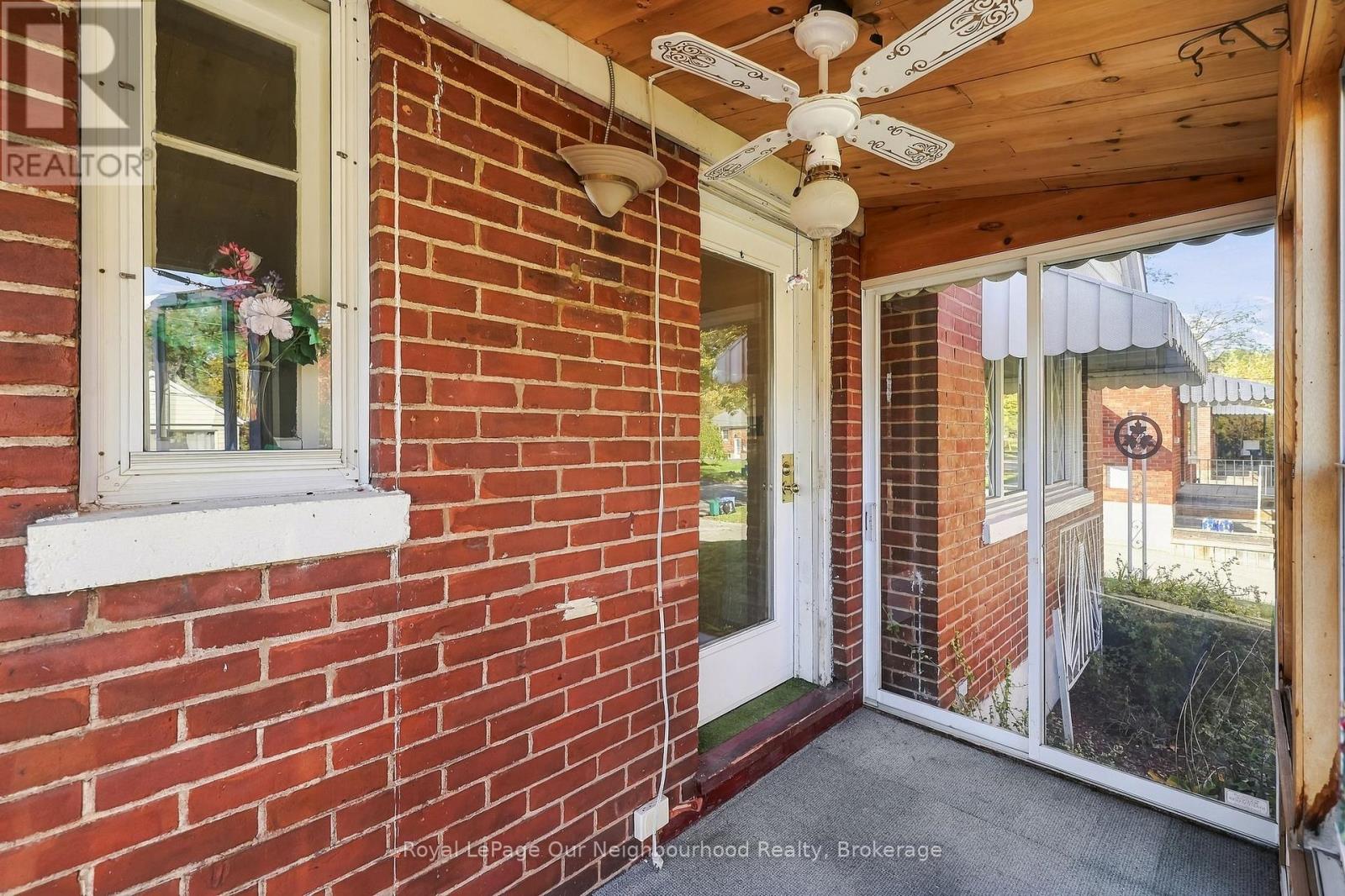 868 Grierson Street Property Photo 41