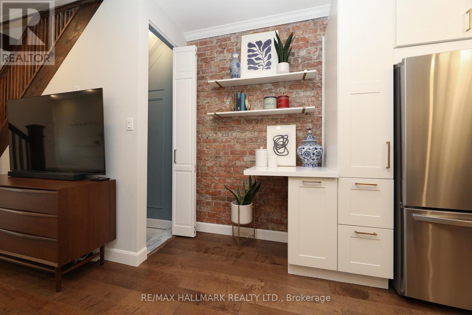 701 Greenwood Avenue Property Photo 9