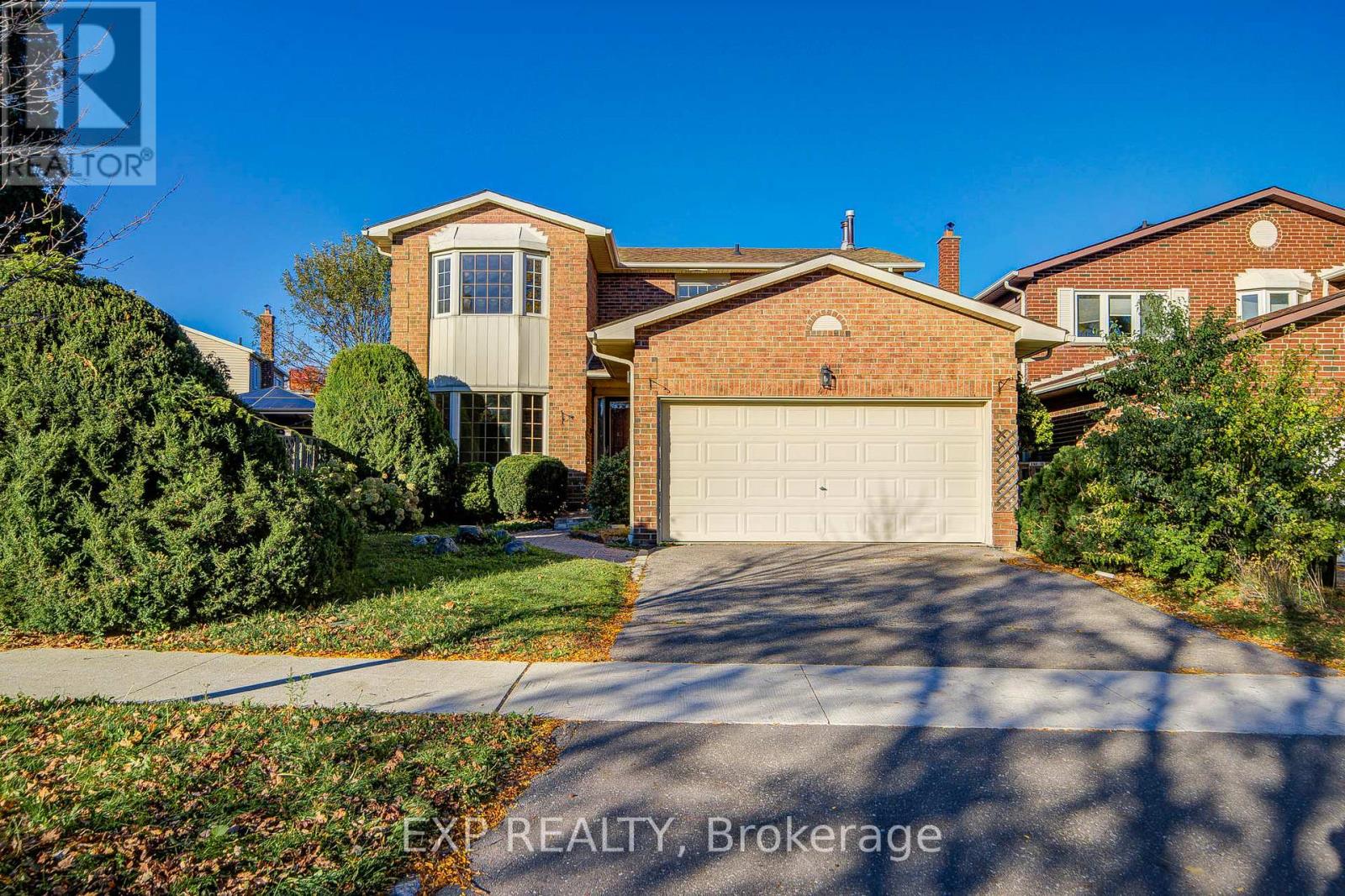 47 Longsword Drive Property Photo 1