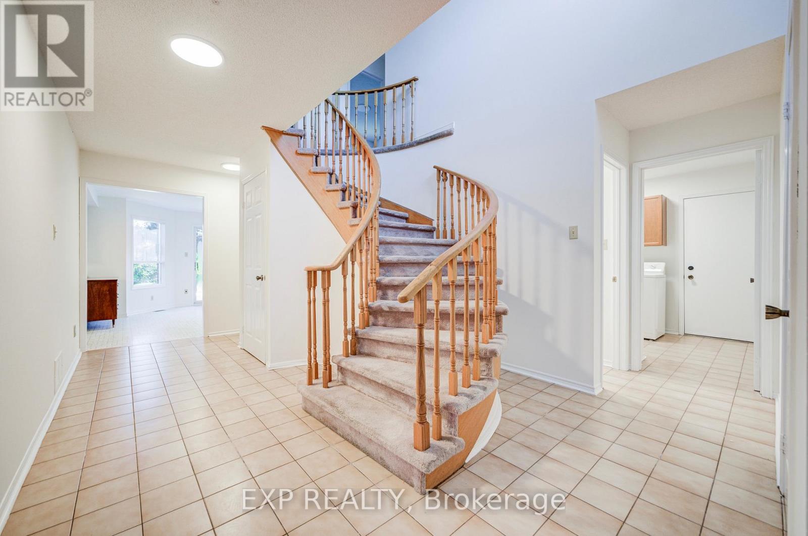 47 Longsword Drive Property Photo 7