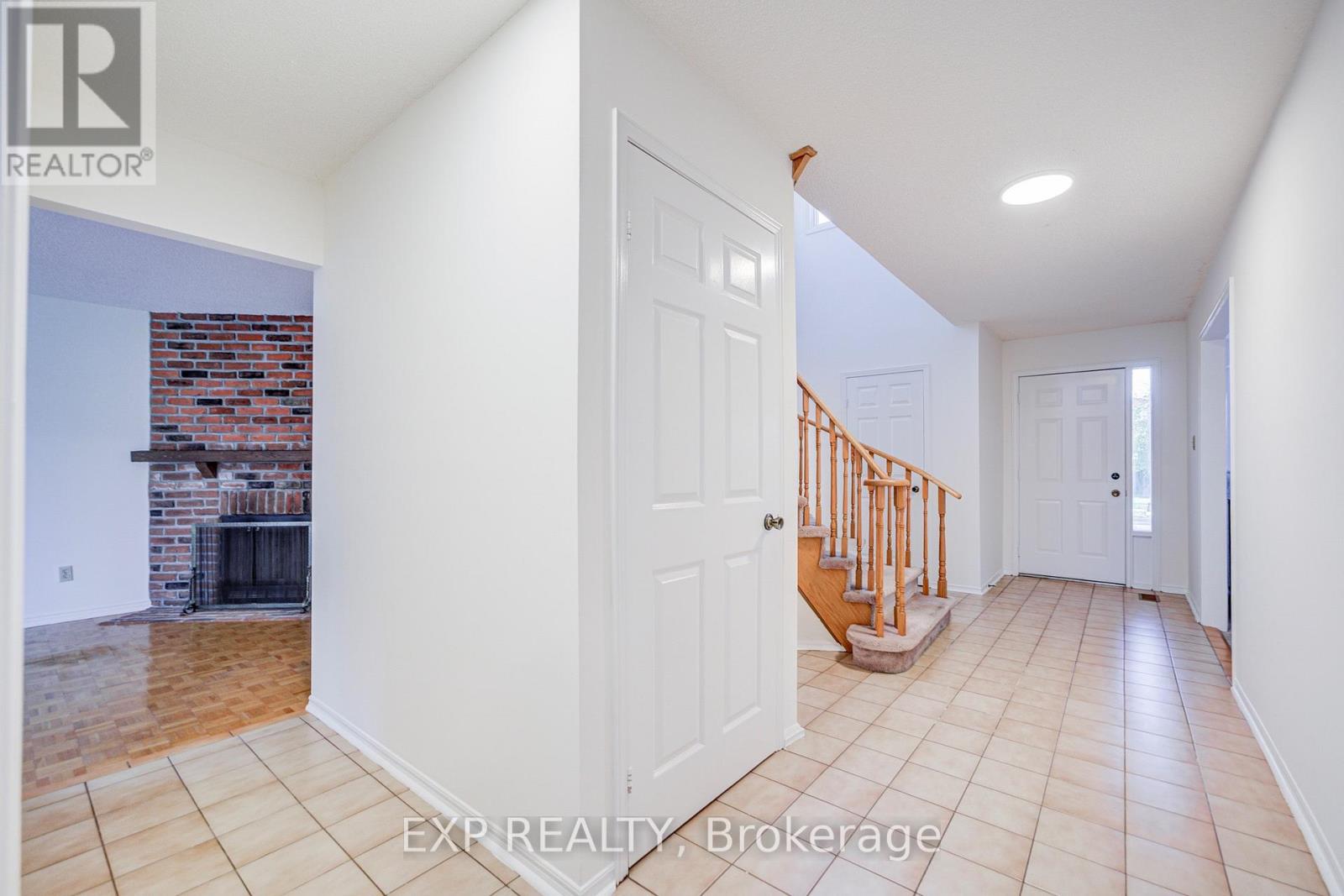47 Longsword Drive Property Photo 8