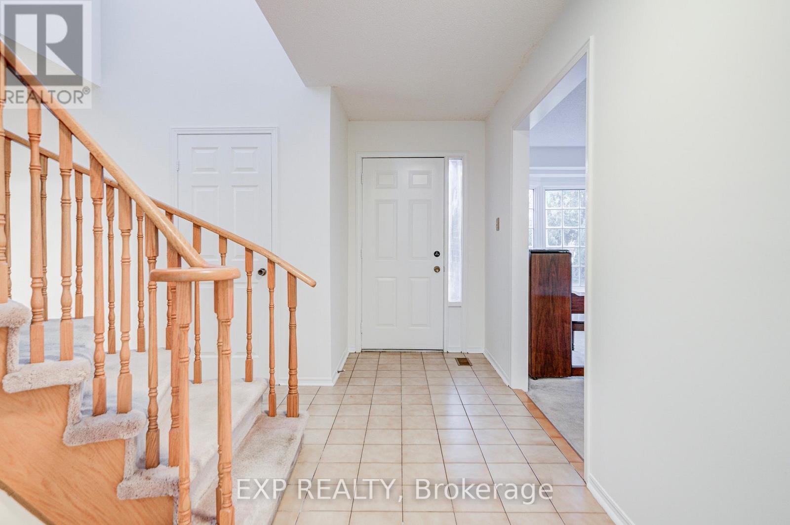 47 Longsword Drive Property Photo 9