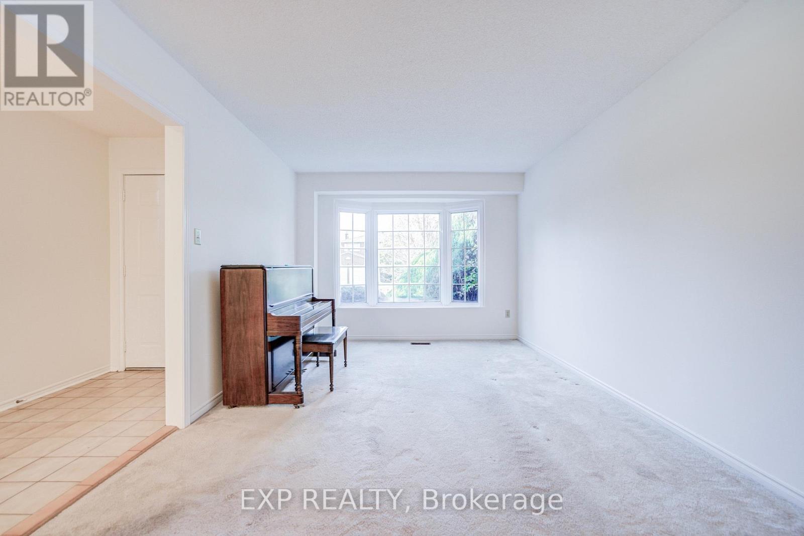 47 Longsword Drive Property Photo 12