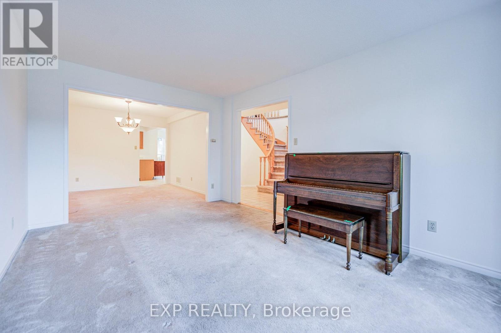 47 Longsword Drive Property Photo 13