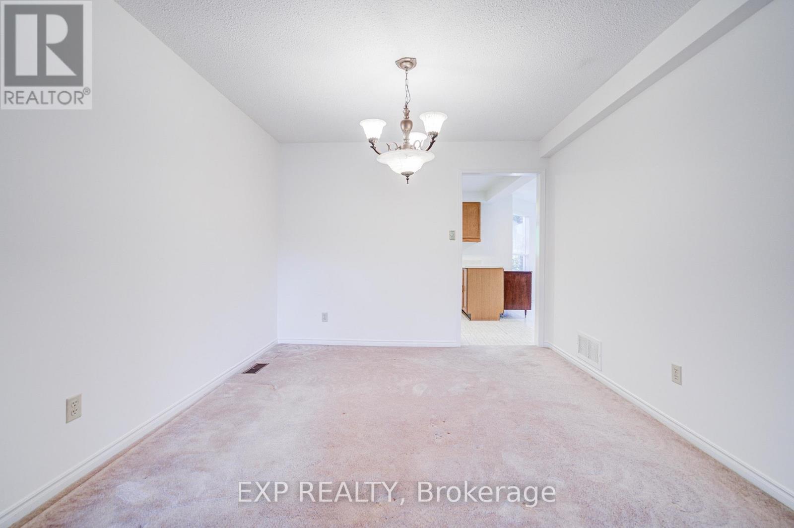 47 Longsword Drive Property Photo 14