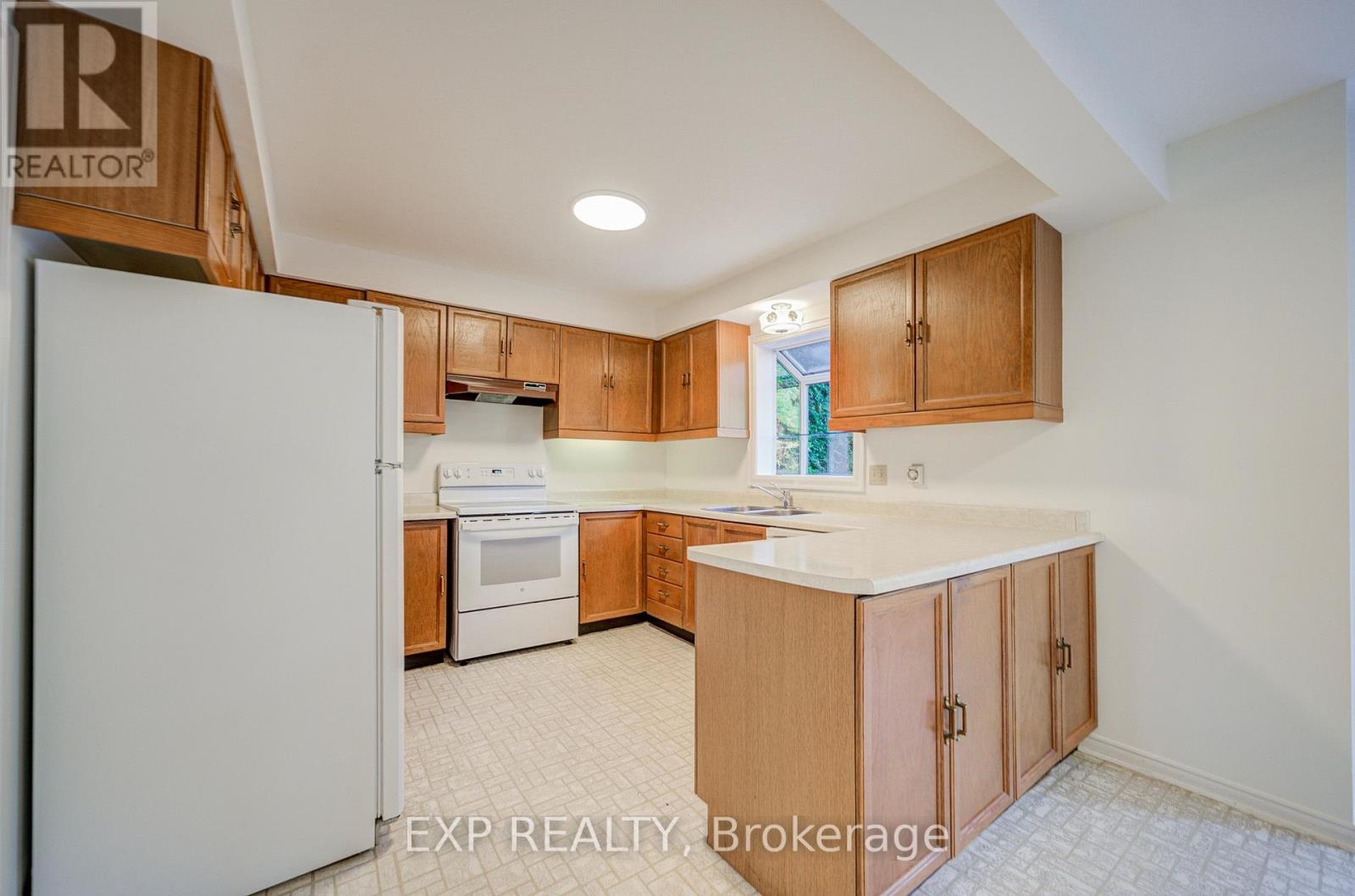 47 Longsword Drive Property Photo 16
