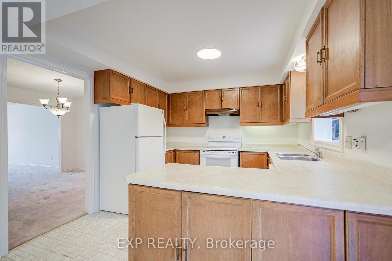 47 Longsword Drive Property Photo 18