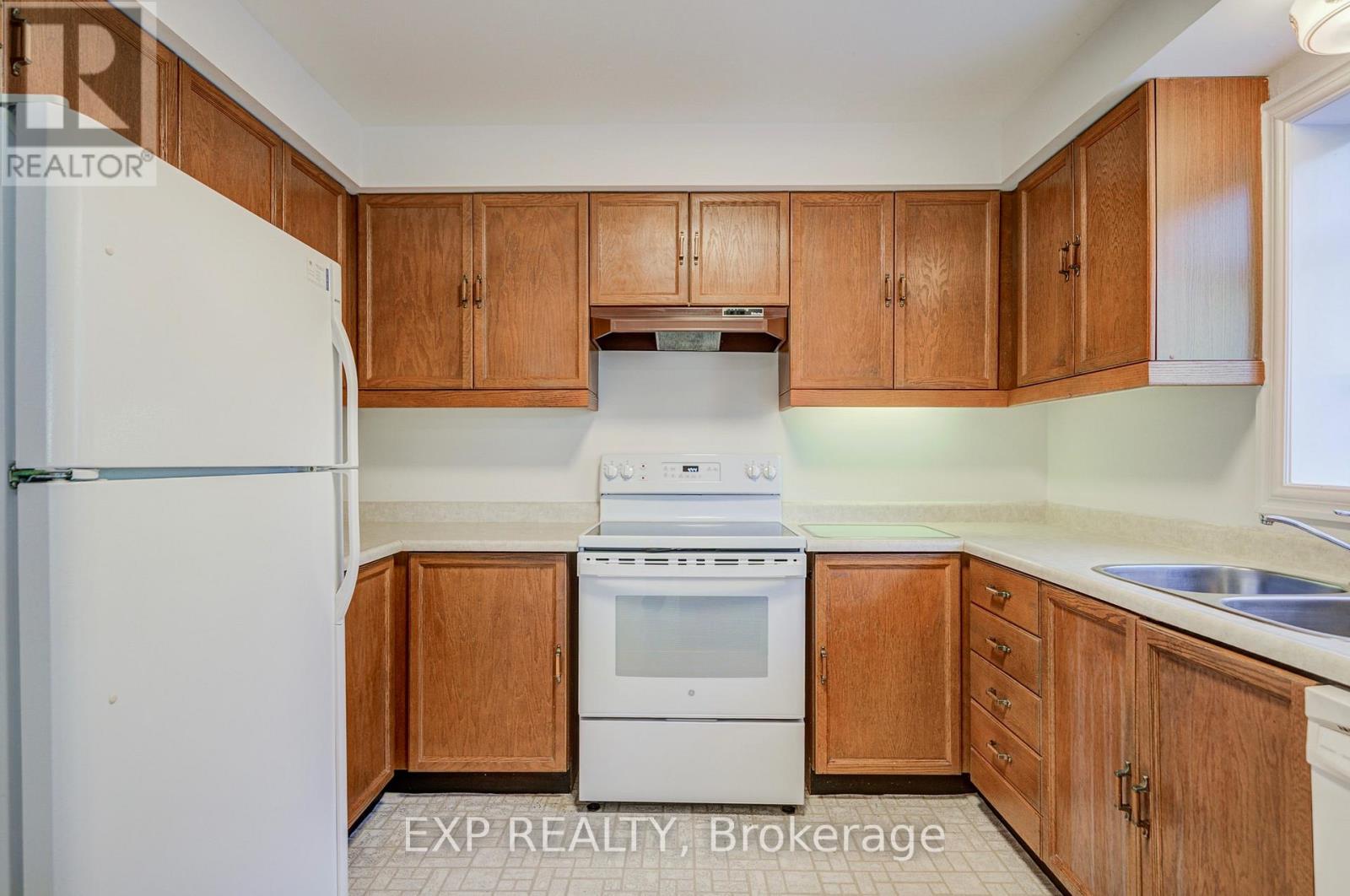 47 Longsword Drive Property Photo 19