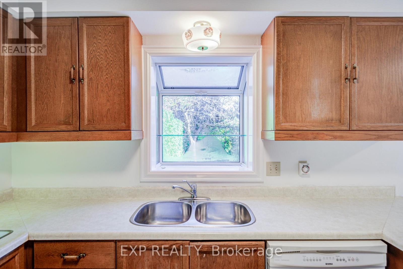 47 Longsword Drive Property Photo 21