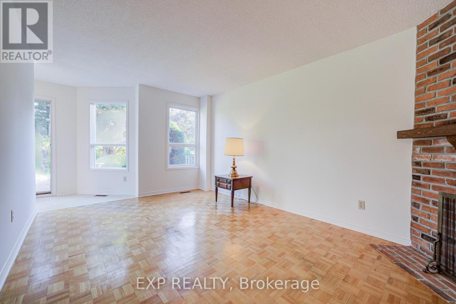47 Longsword Drive Property Photo 23