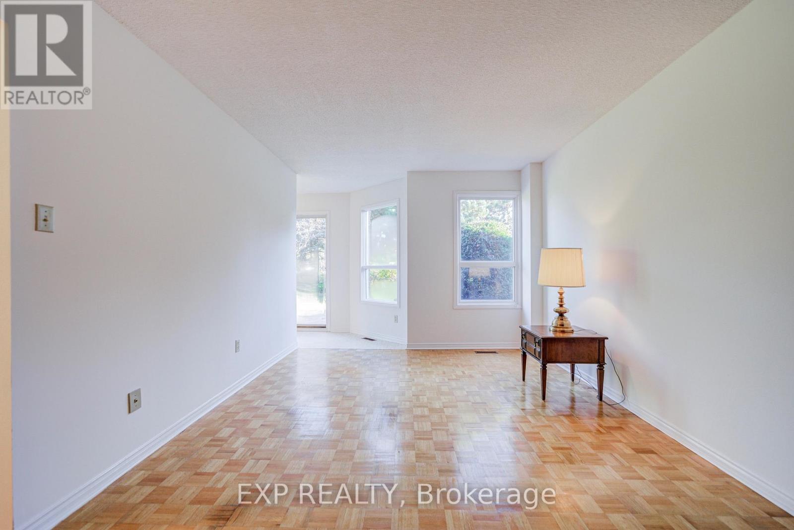 47 Longsword Drive Property Photo 24