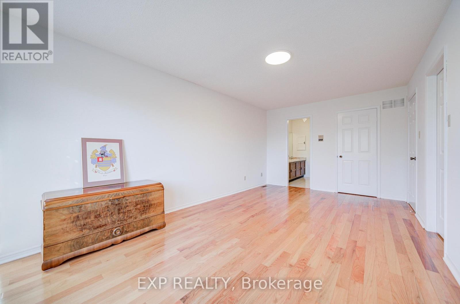 47 Longsword Drive Property Photo 32