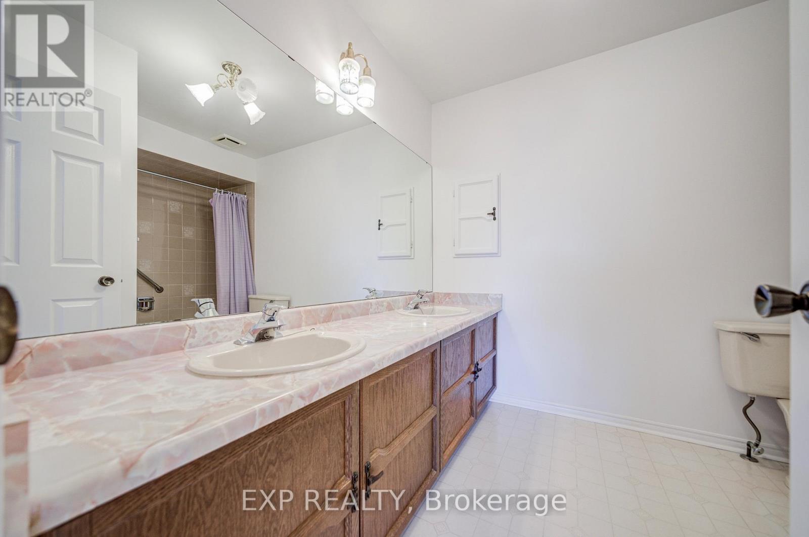 47 Longsword Drive Property Photo 33