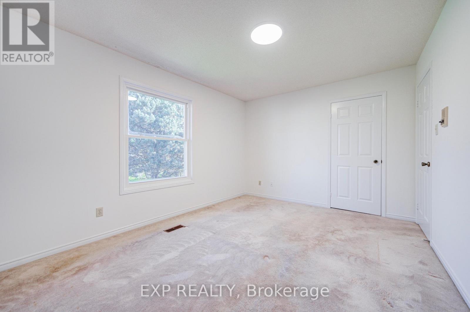 47 Longsword Drive Property Photo 35