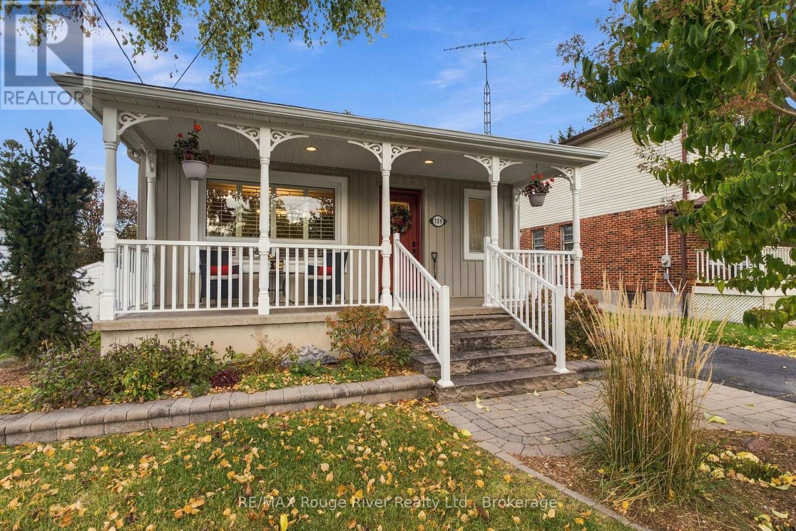 709 ATHOL STREET Property Photo 1