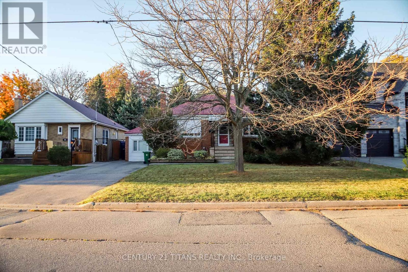 172 PHYLLIS AVENUE Property Photo 1
