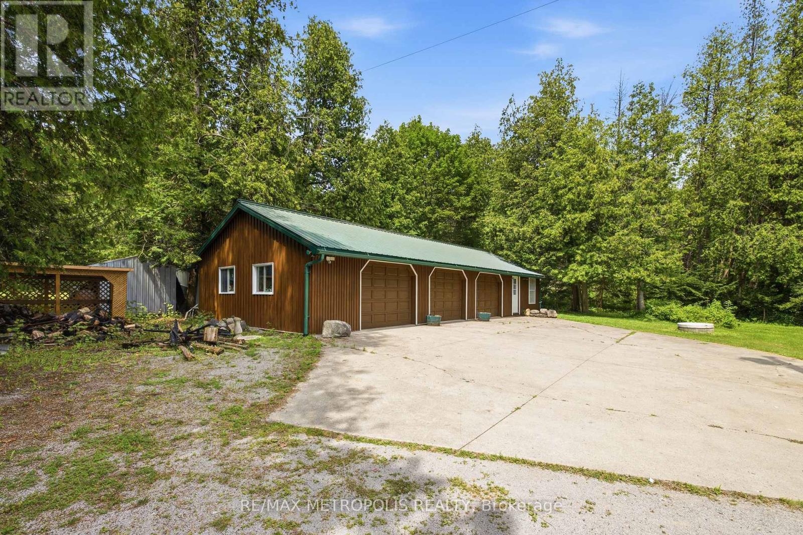 7535 Leskard Road Property Photo 14