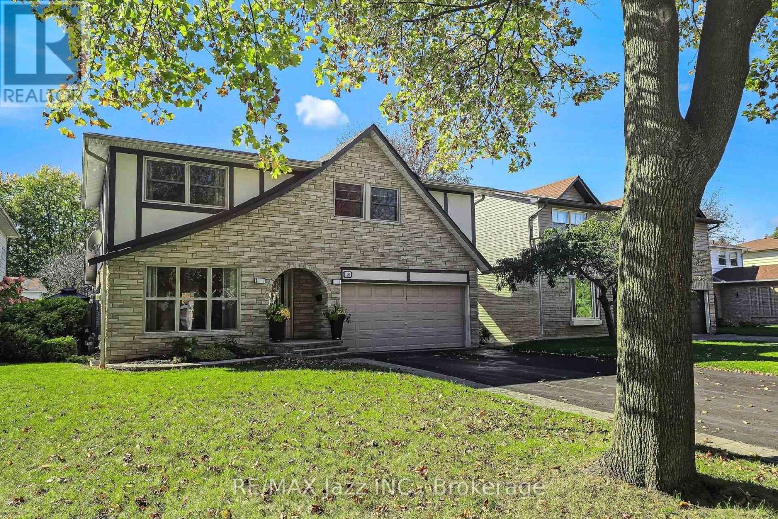 10 Trinity Crescent Property Photo 1