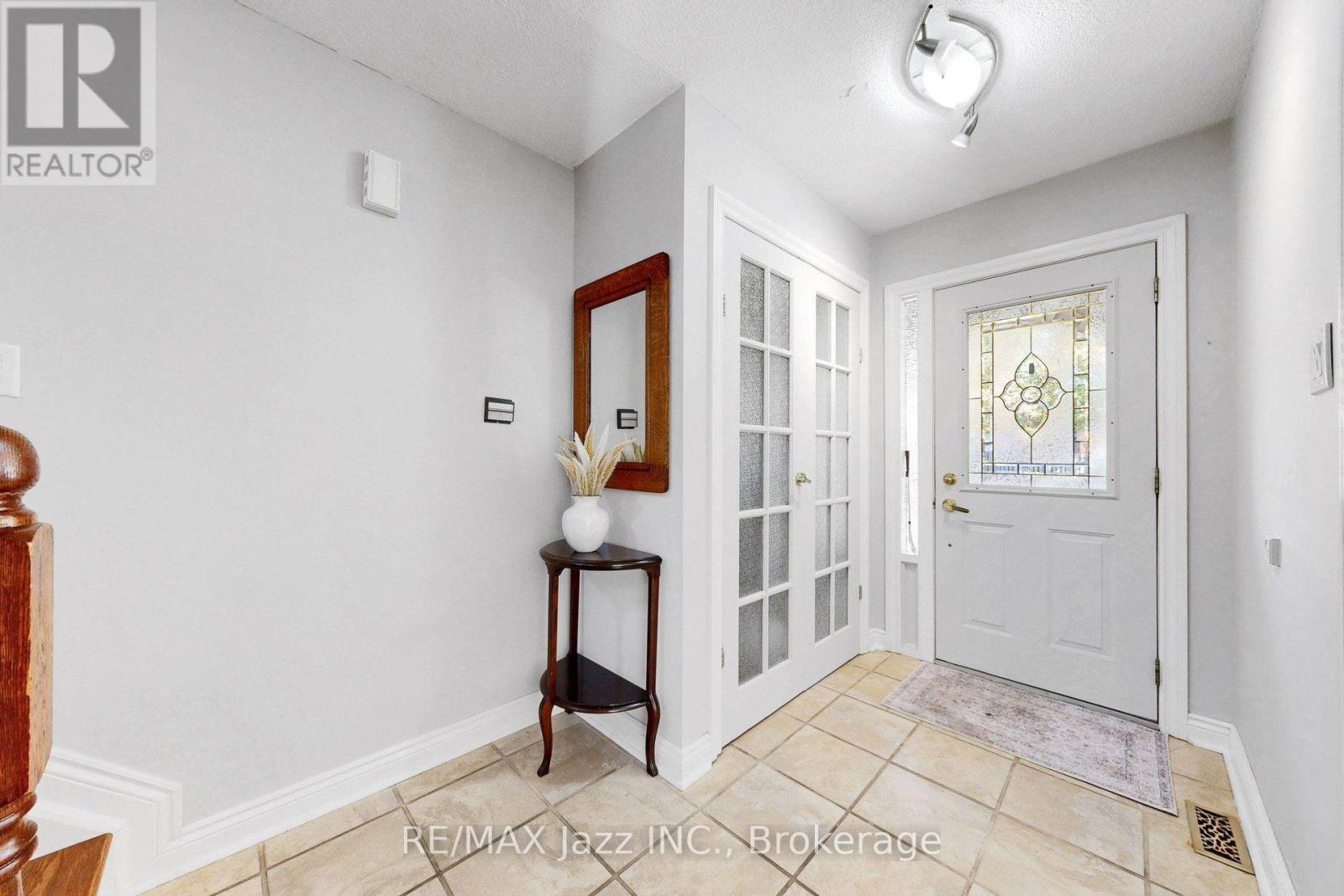 10 Trinity Crescent Property Photo 4