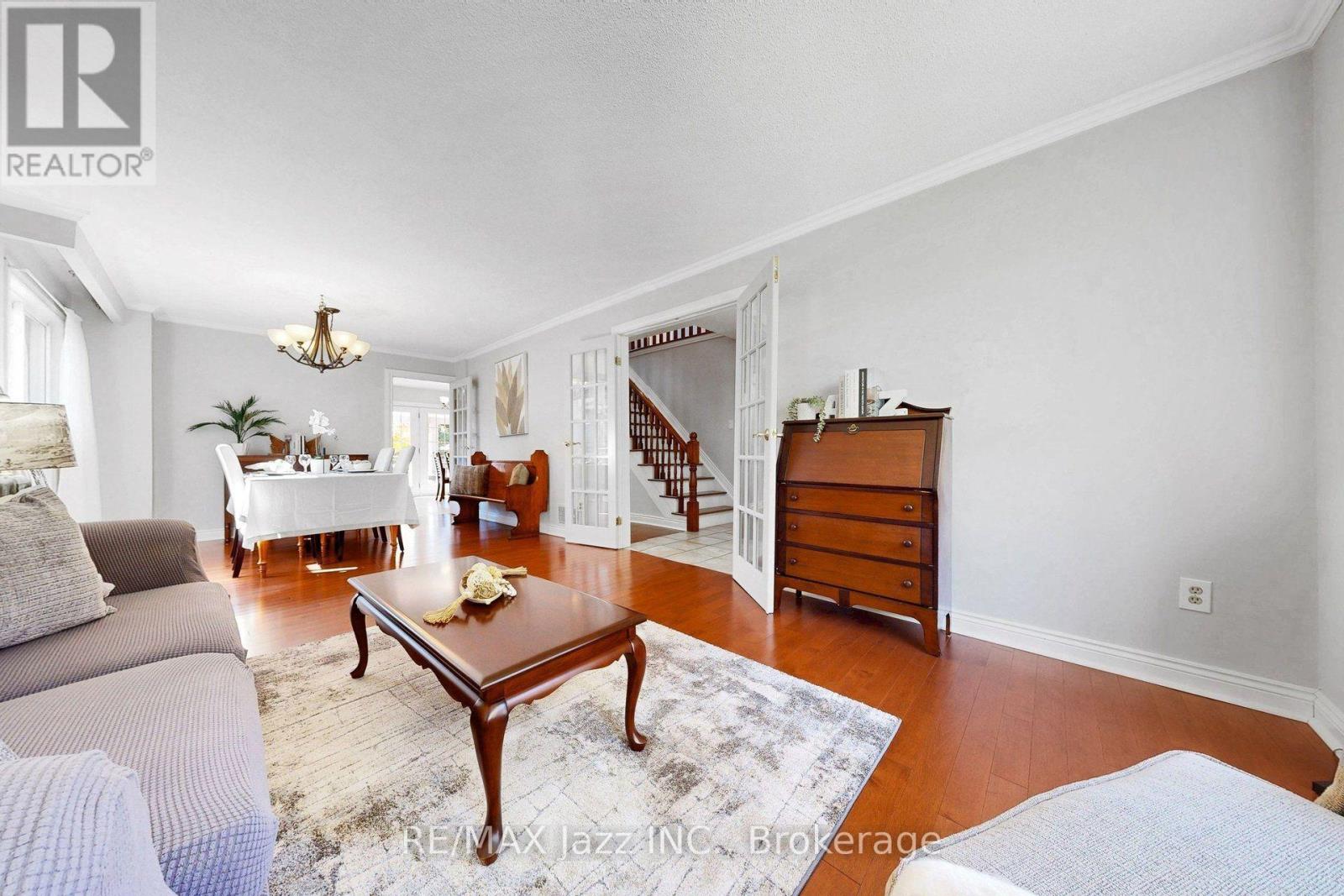 10 Trinity Crescent Property Photo 9