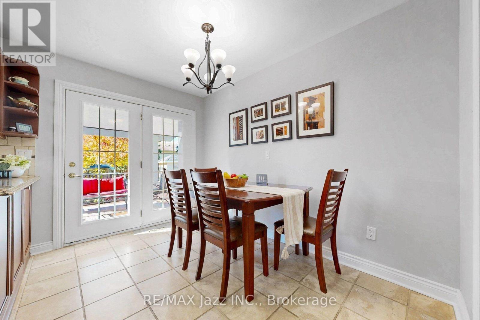 10 Trinity Crescent Property Photo 17