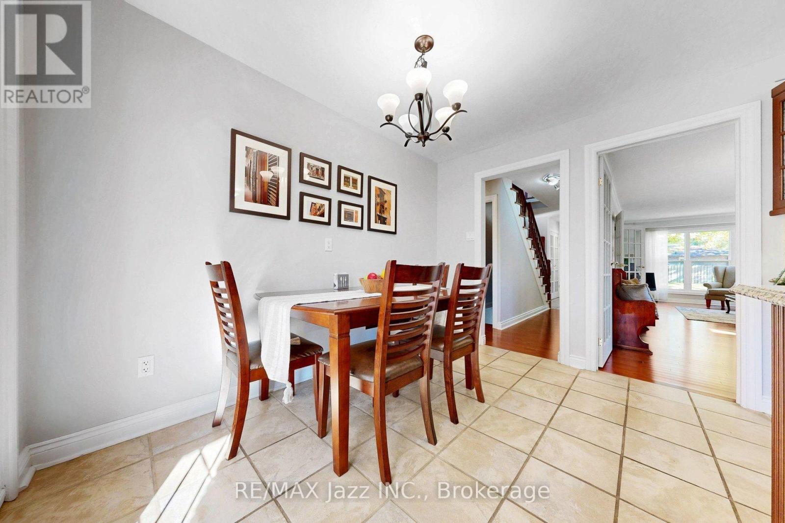 10 Trinity Crescent Property Photo 18