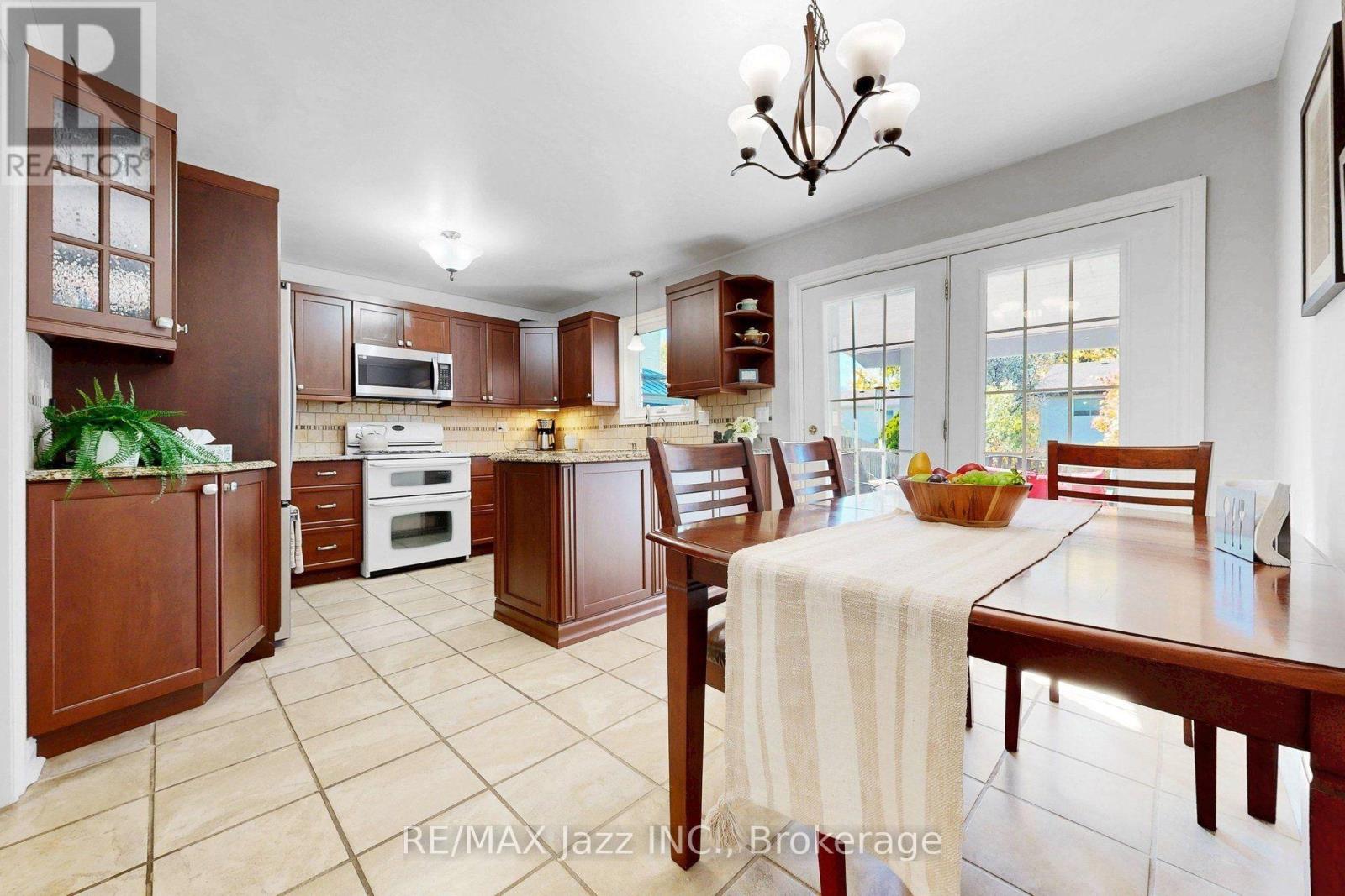 10 Trinity Crescent Property Photo 19