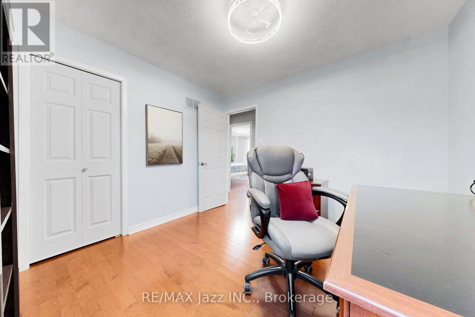 10 Trinity Crescent Property Photo 32