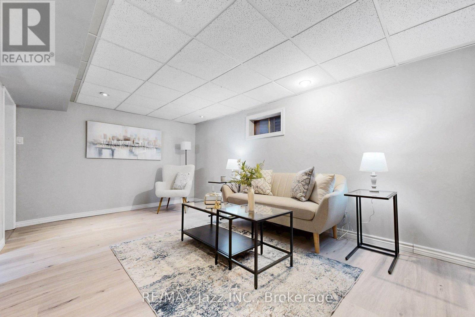 10 Trinity Crescent Property Photo 40